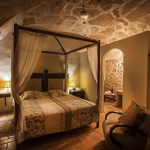 Mil Estrelles Lodge Cornellá de Terri